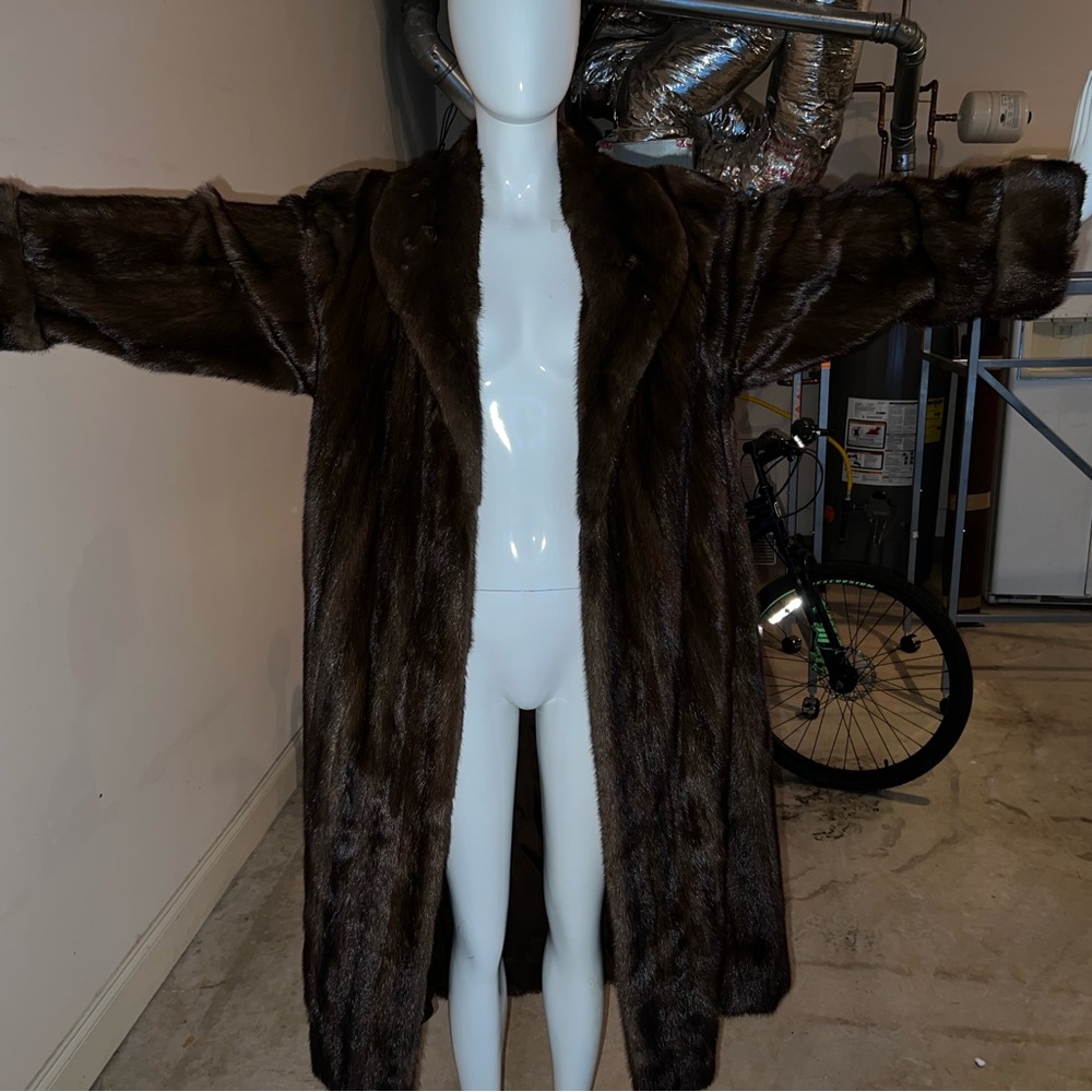 Perry Ellis Mink coat in excellent condition